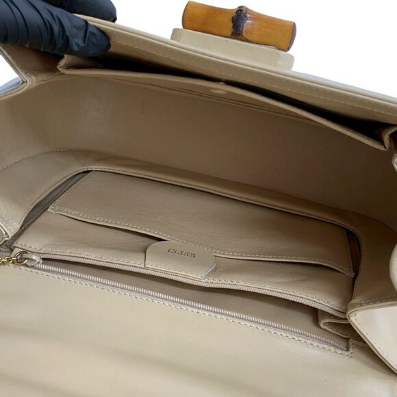 GUCCI Cream Leather Bamboo Bag - Picture 9 of 10
